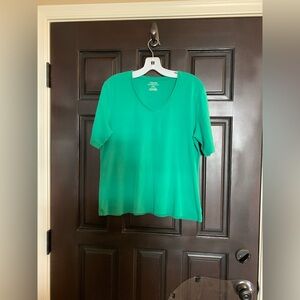 Chico’s Green V-Neck Women's Tee size 2(L)